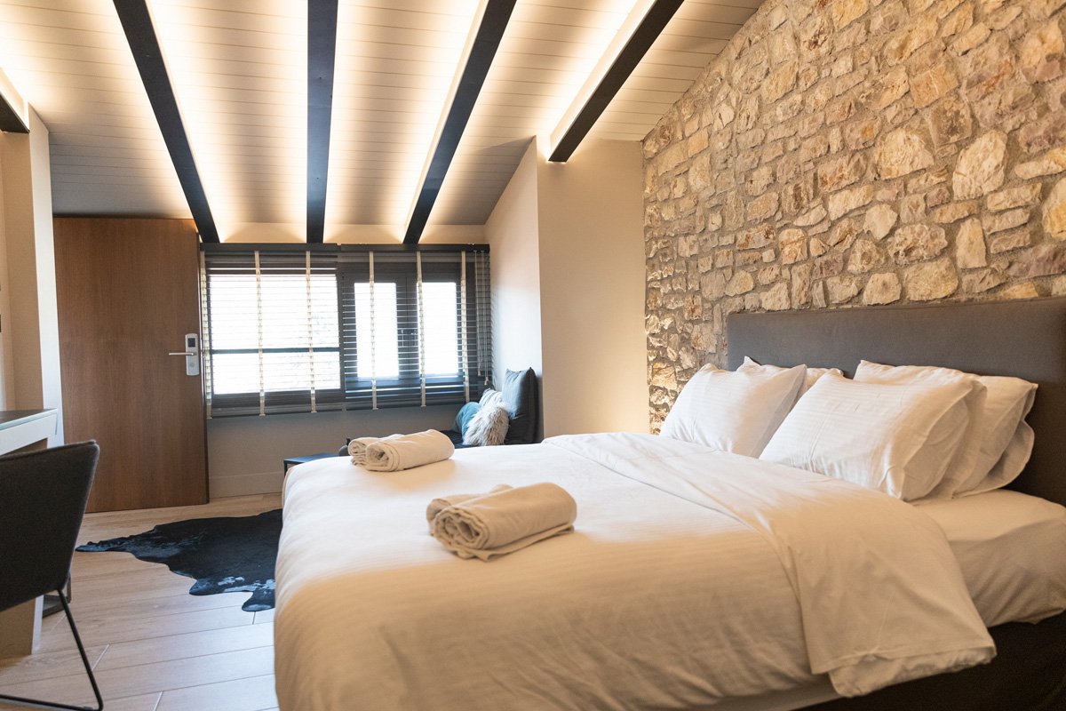 roomImage