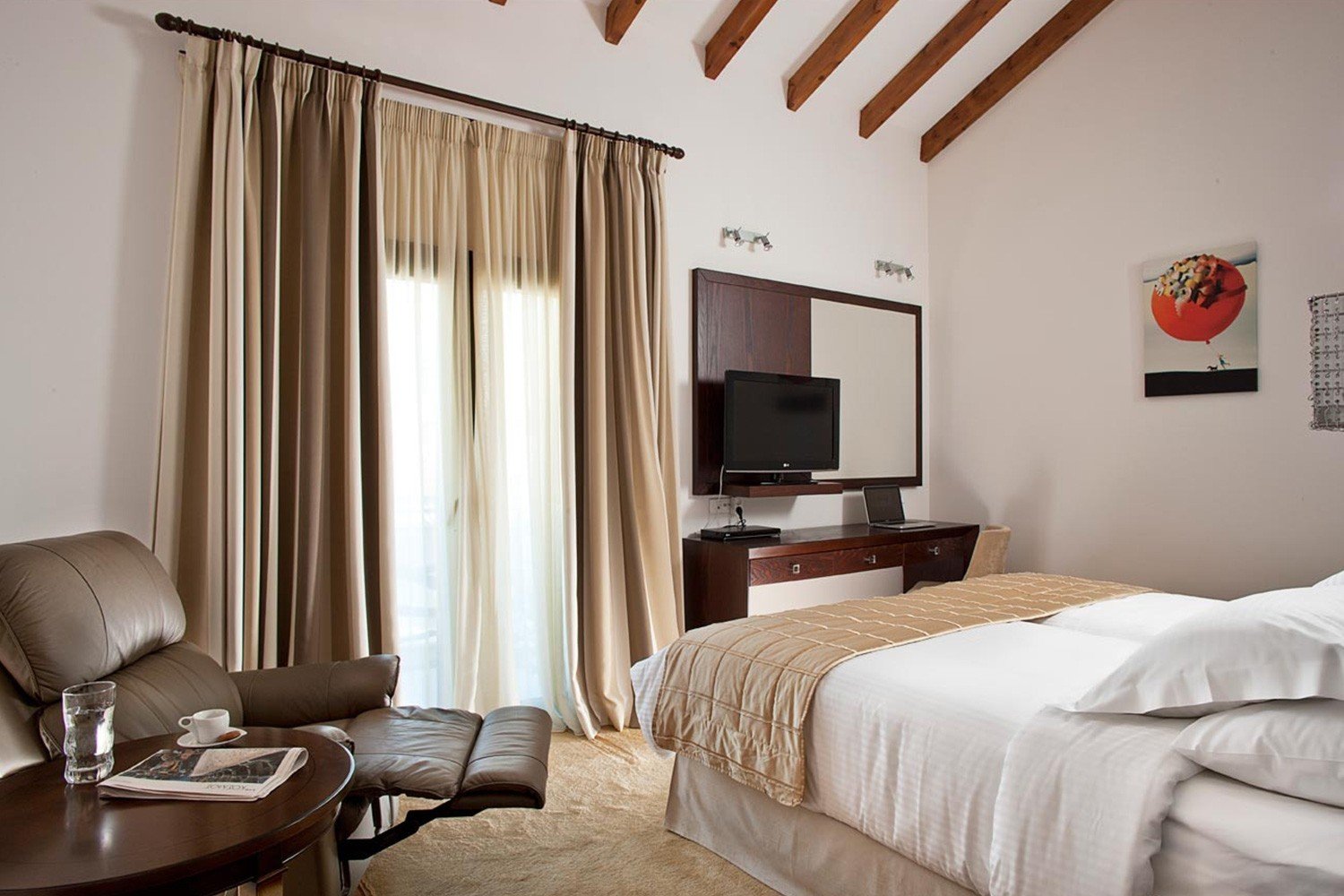 roomImage