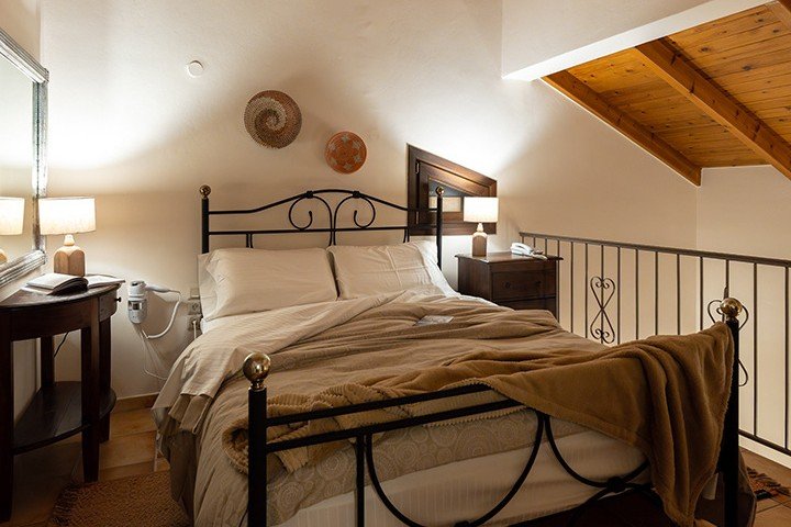 roomImage