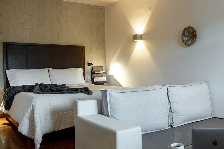 roomImage