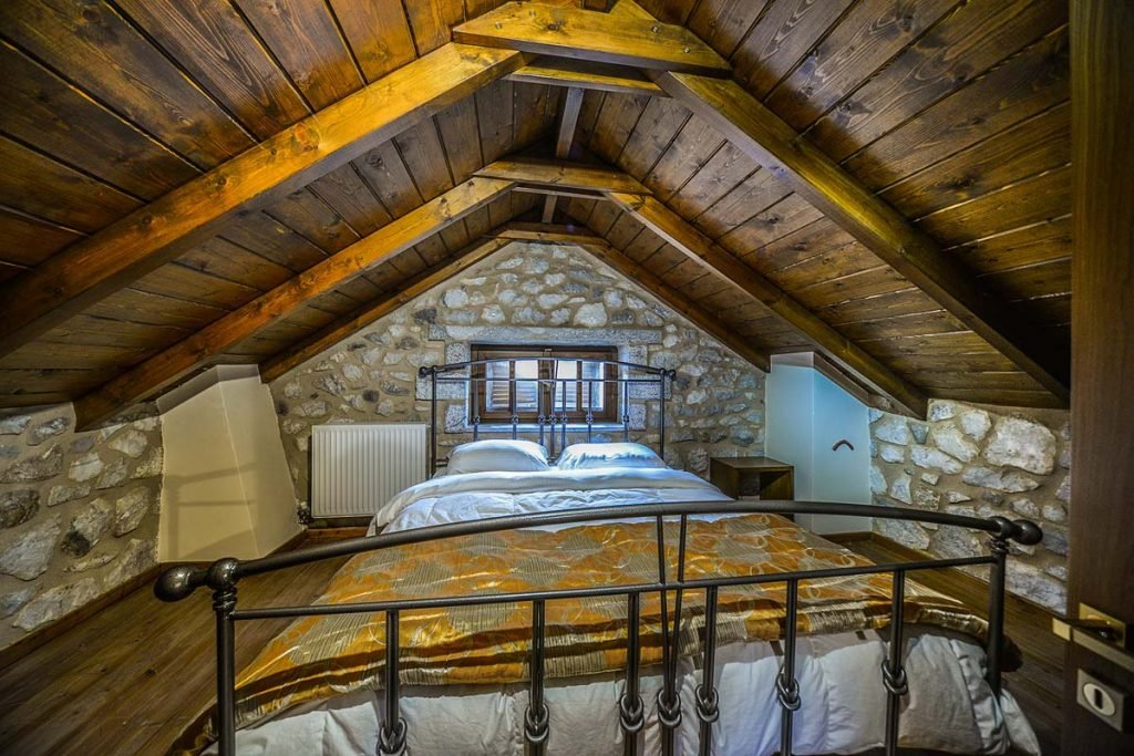 roomImage