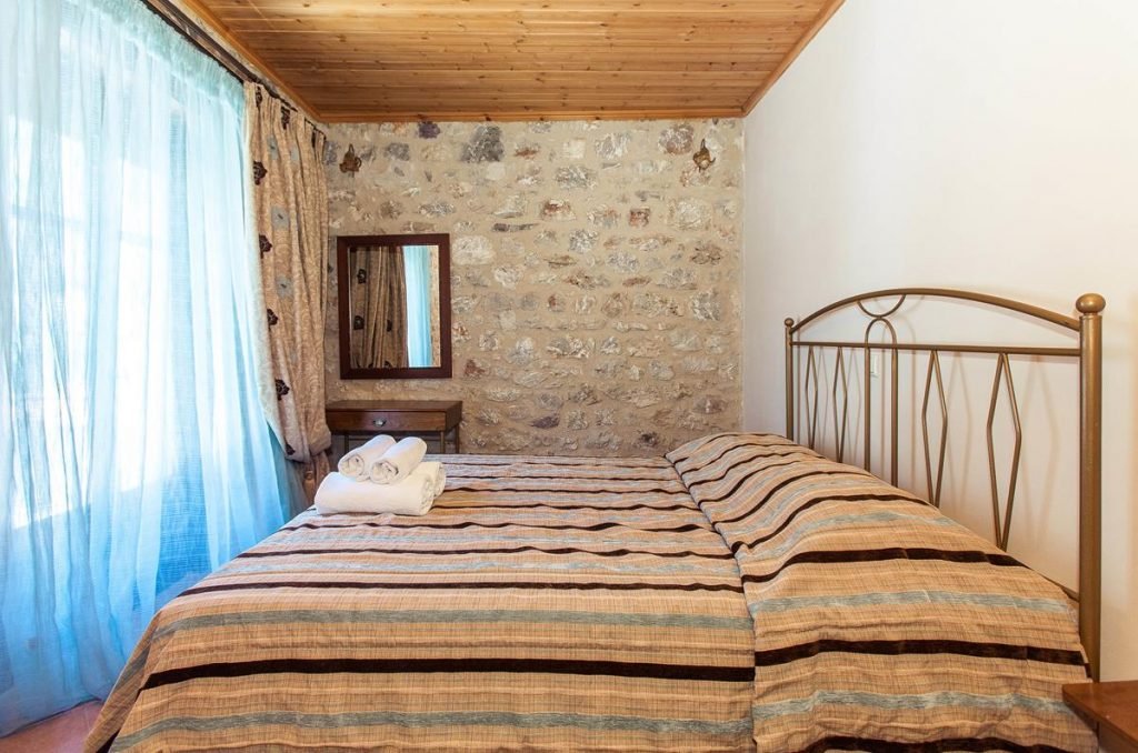 roomImage