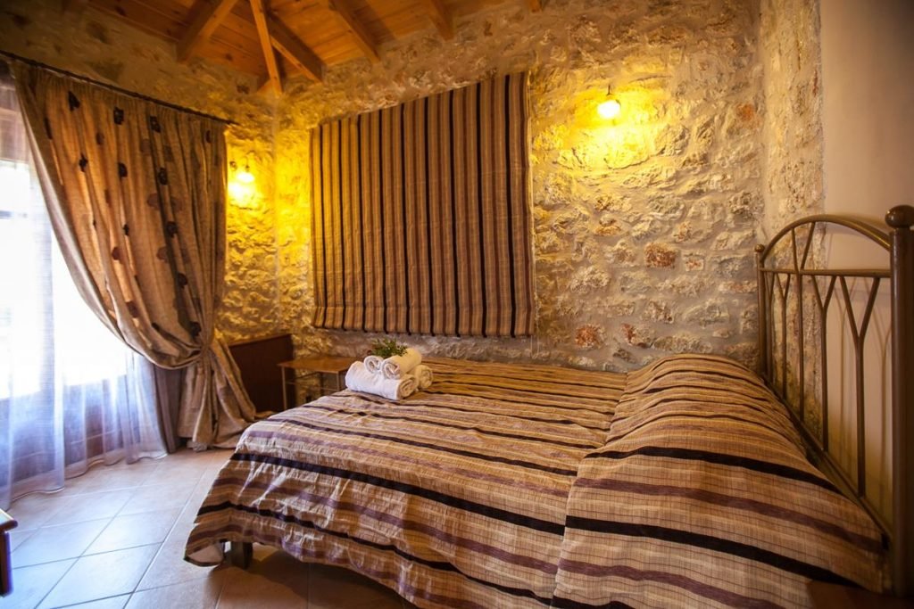 roomImage