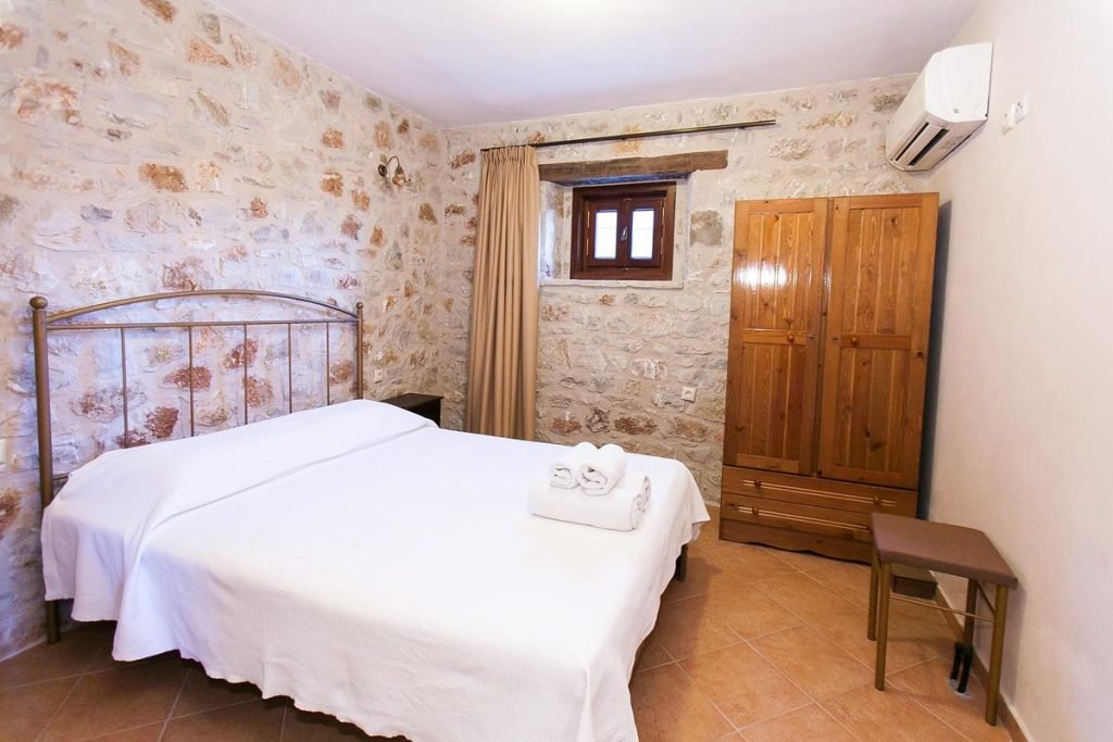 roomImage