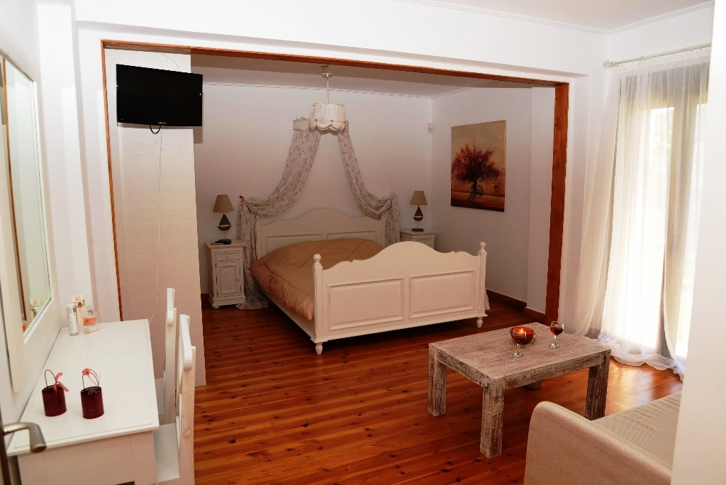 roomImage