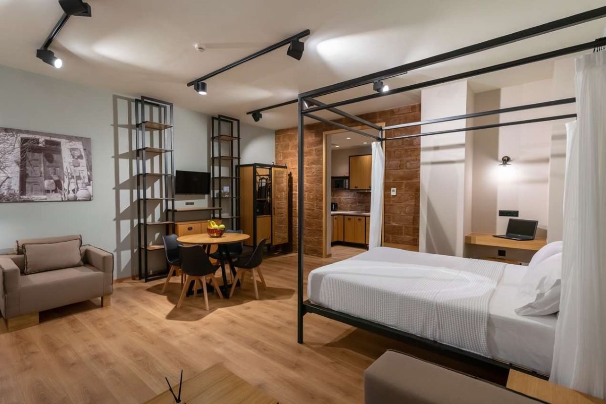 roomImage