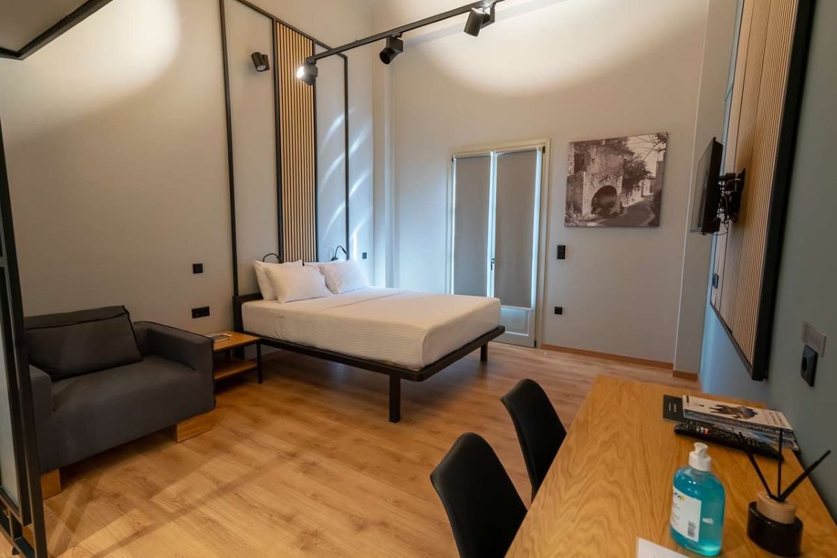roomImage