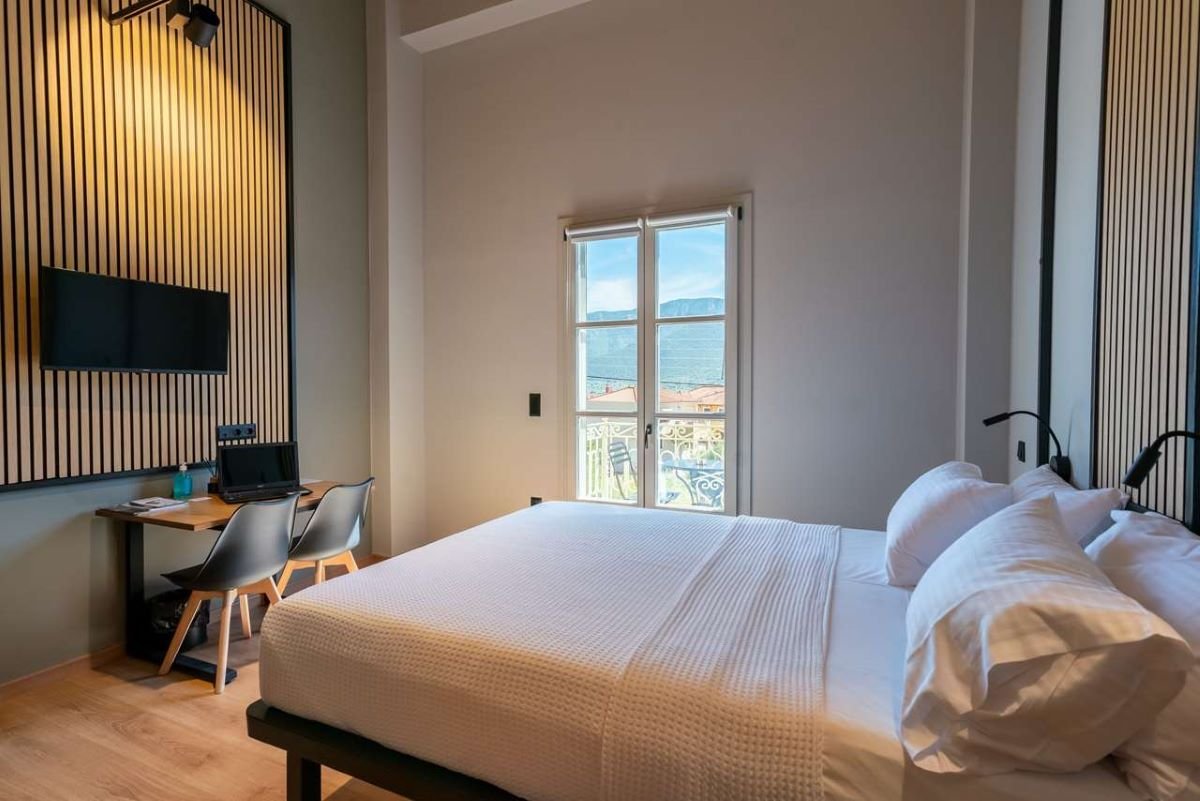 roomImage