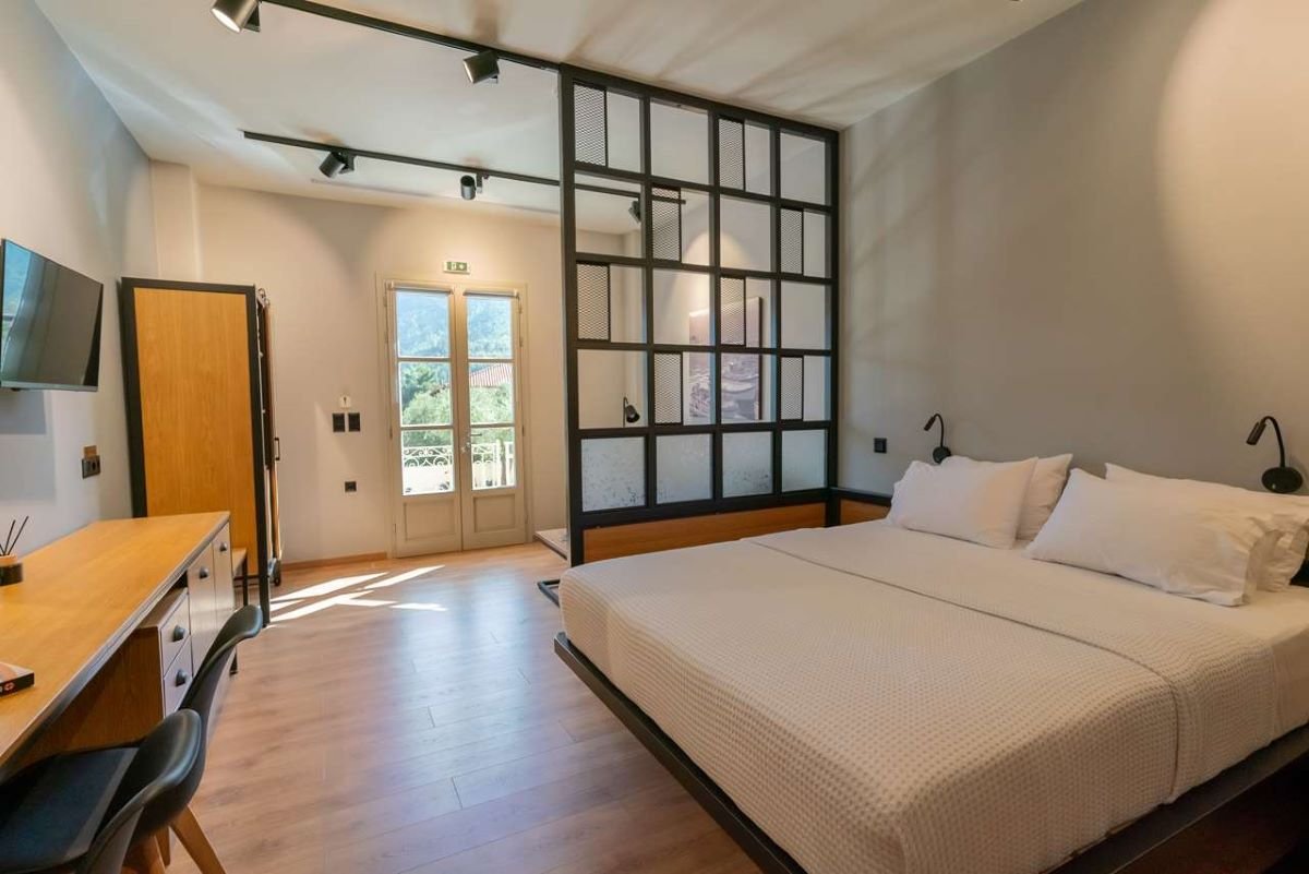 roomImage