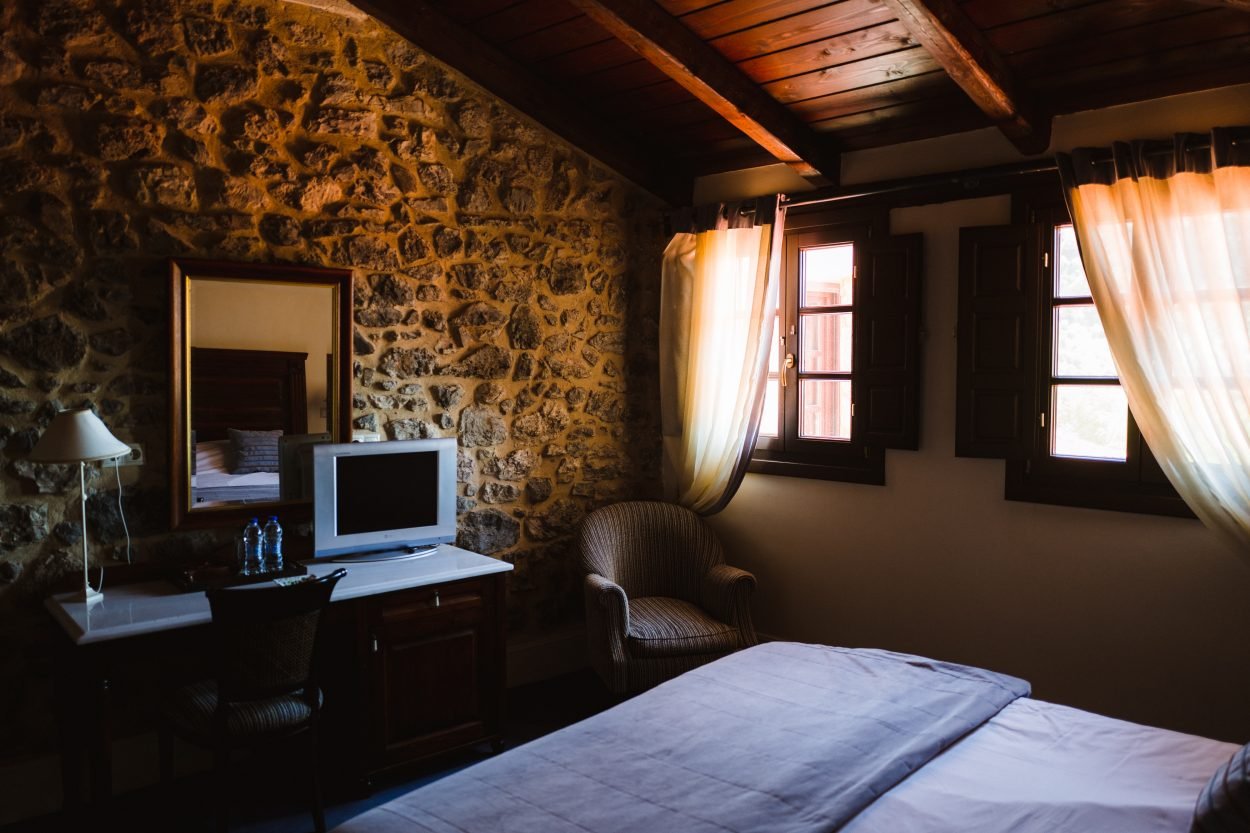 roomImage