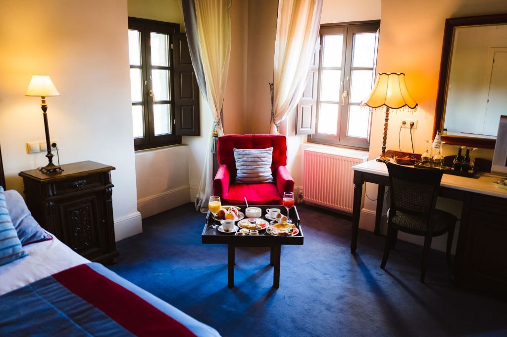 roomImage