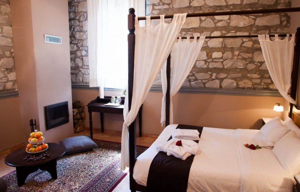 roomImage