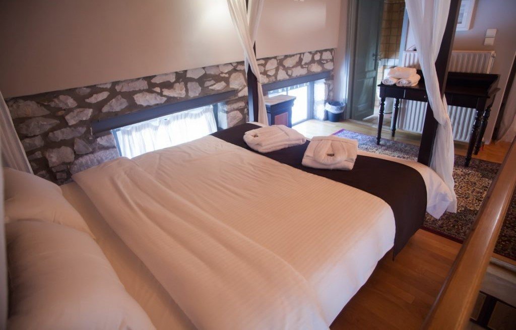 roomImage