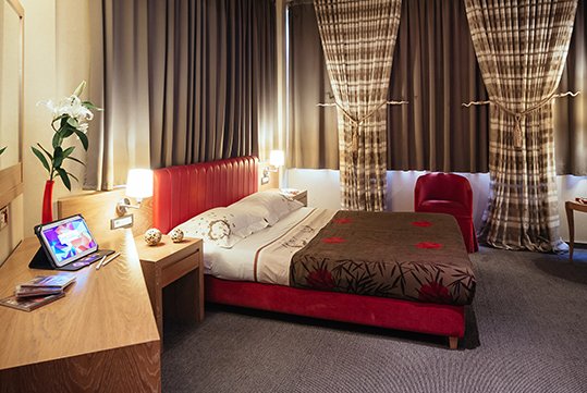 roomImage