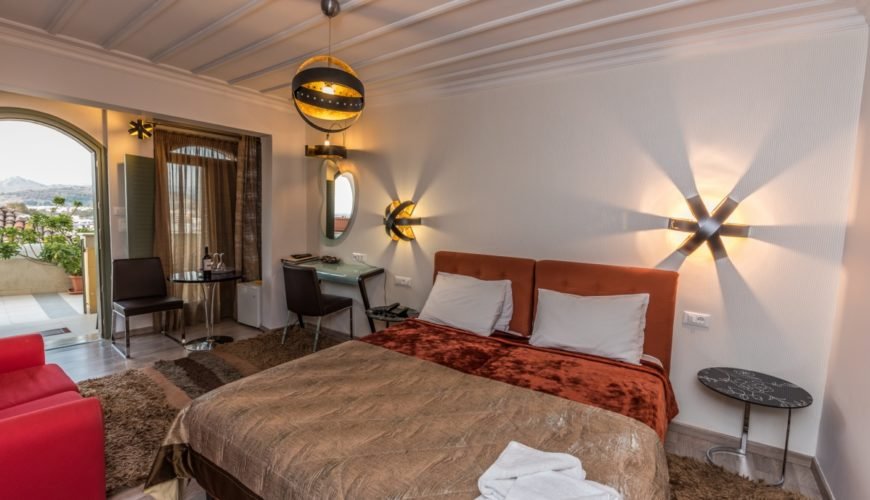 roomImage