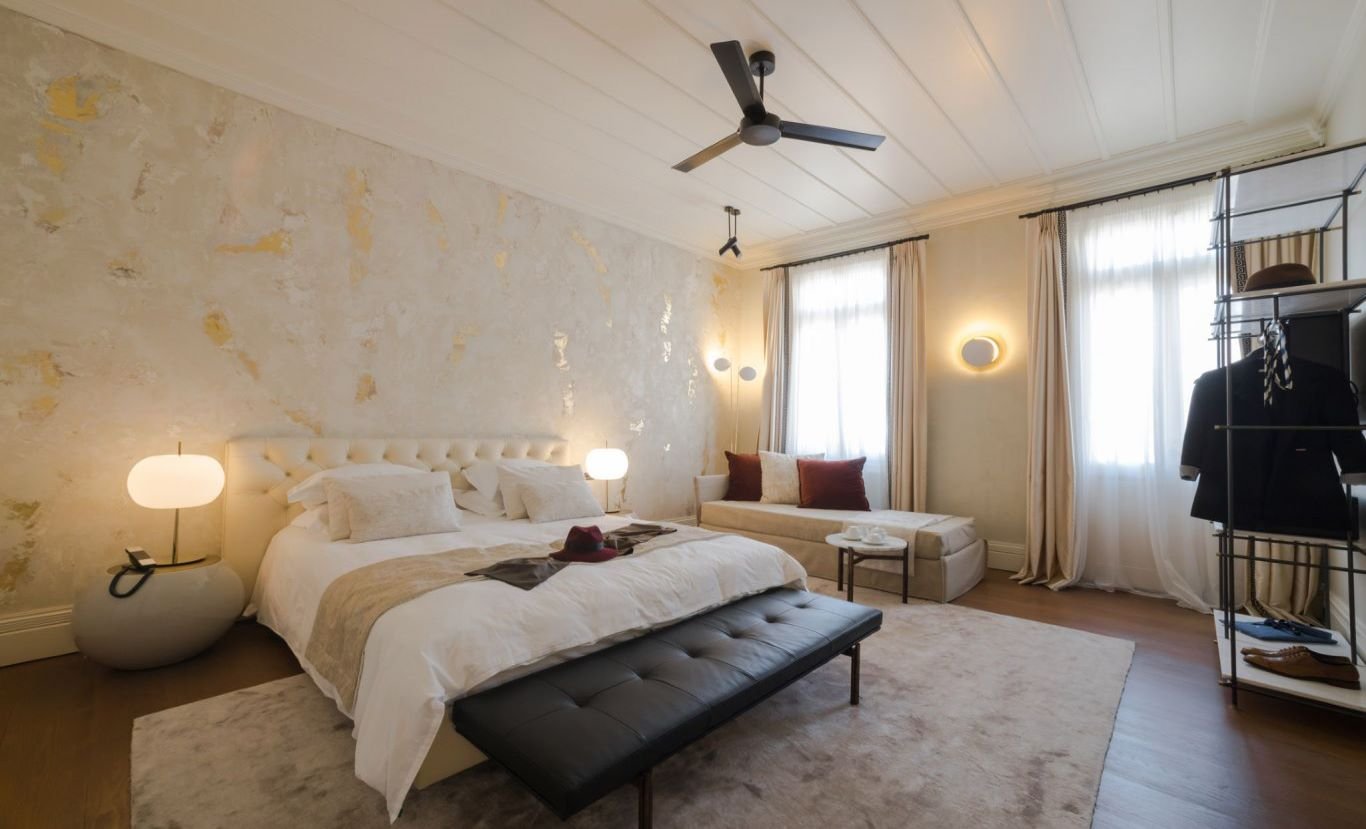 roomImage
