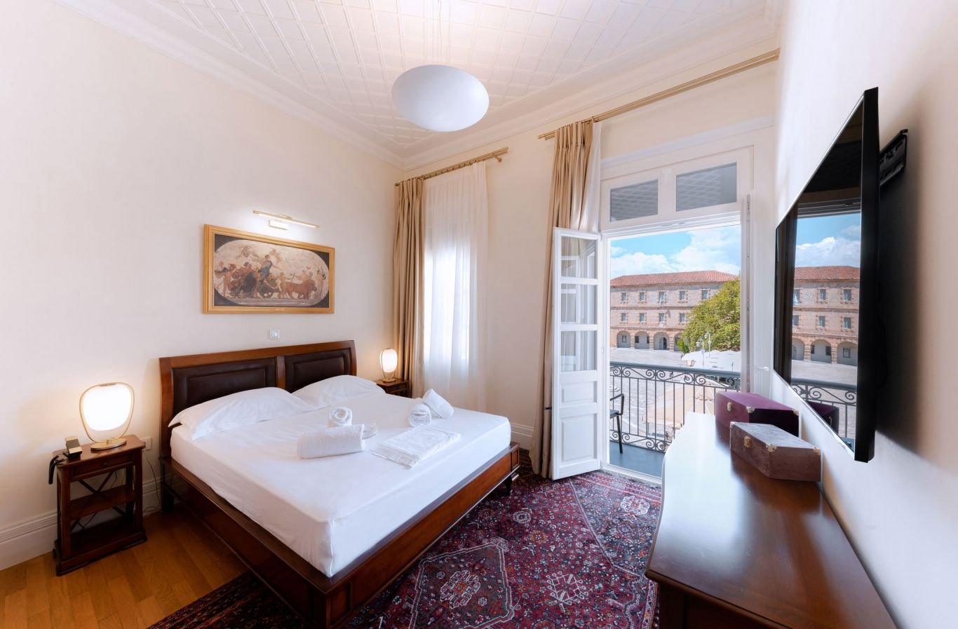 roomImage
