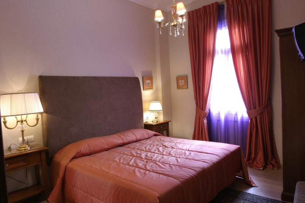 roomImage