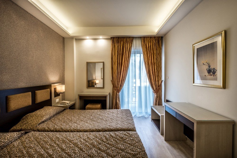roomImage