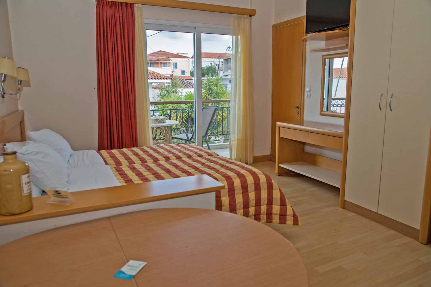 roomImage