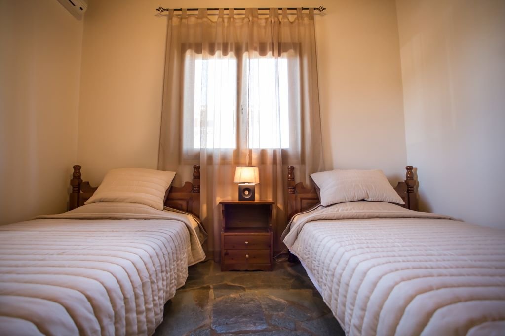 roomImage