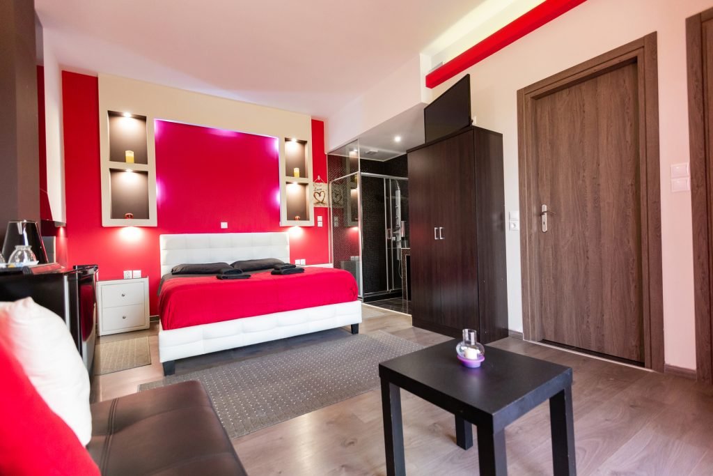 roomImage
