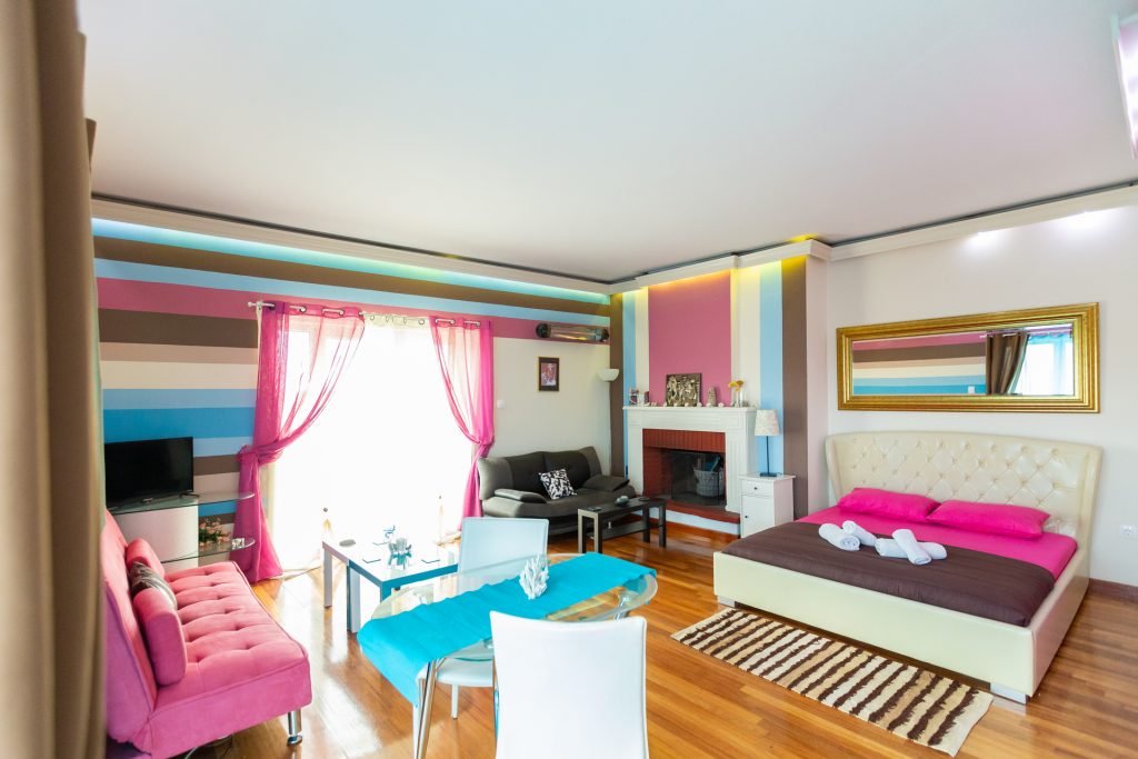 roomImage
