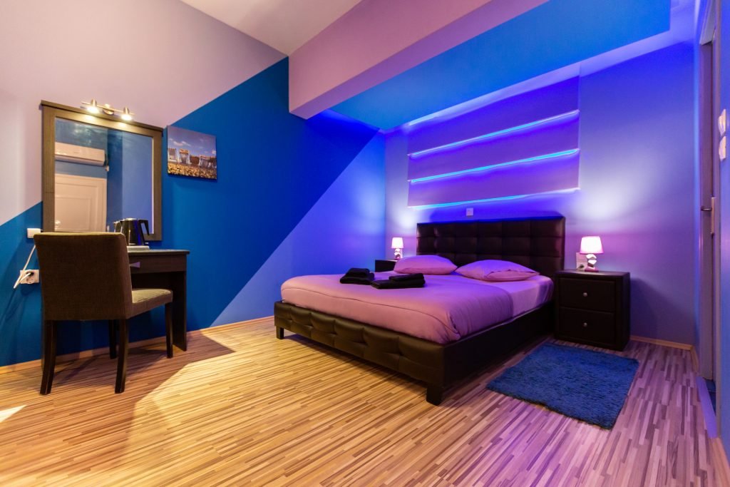 roomImage