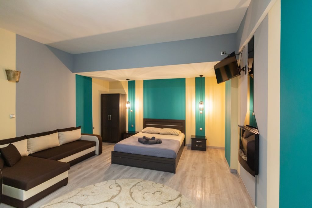 roomImage
