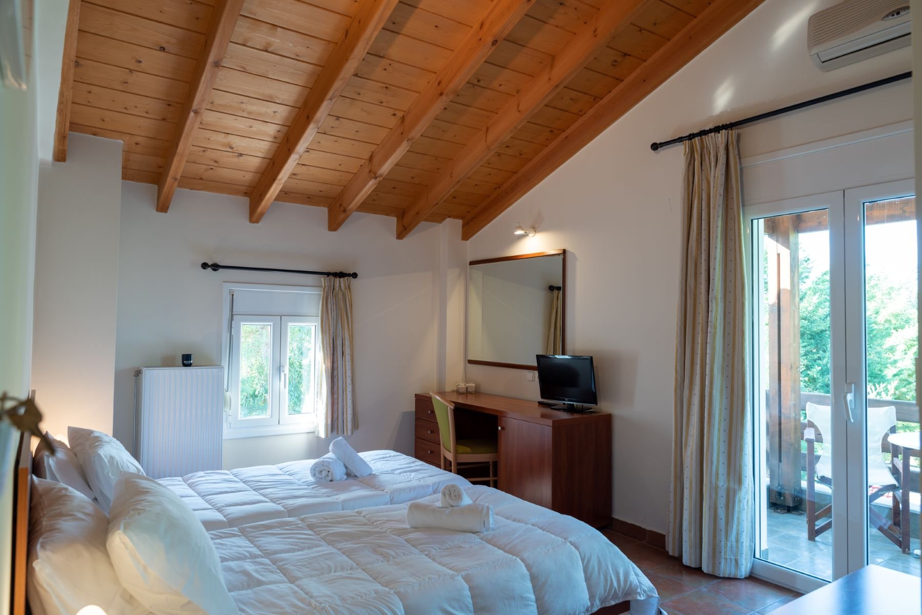 roomImage
