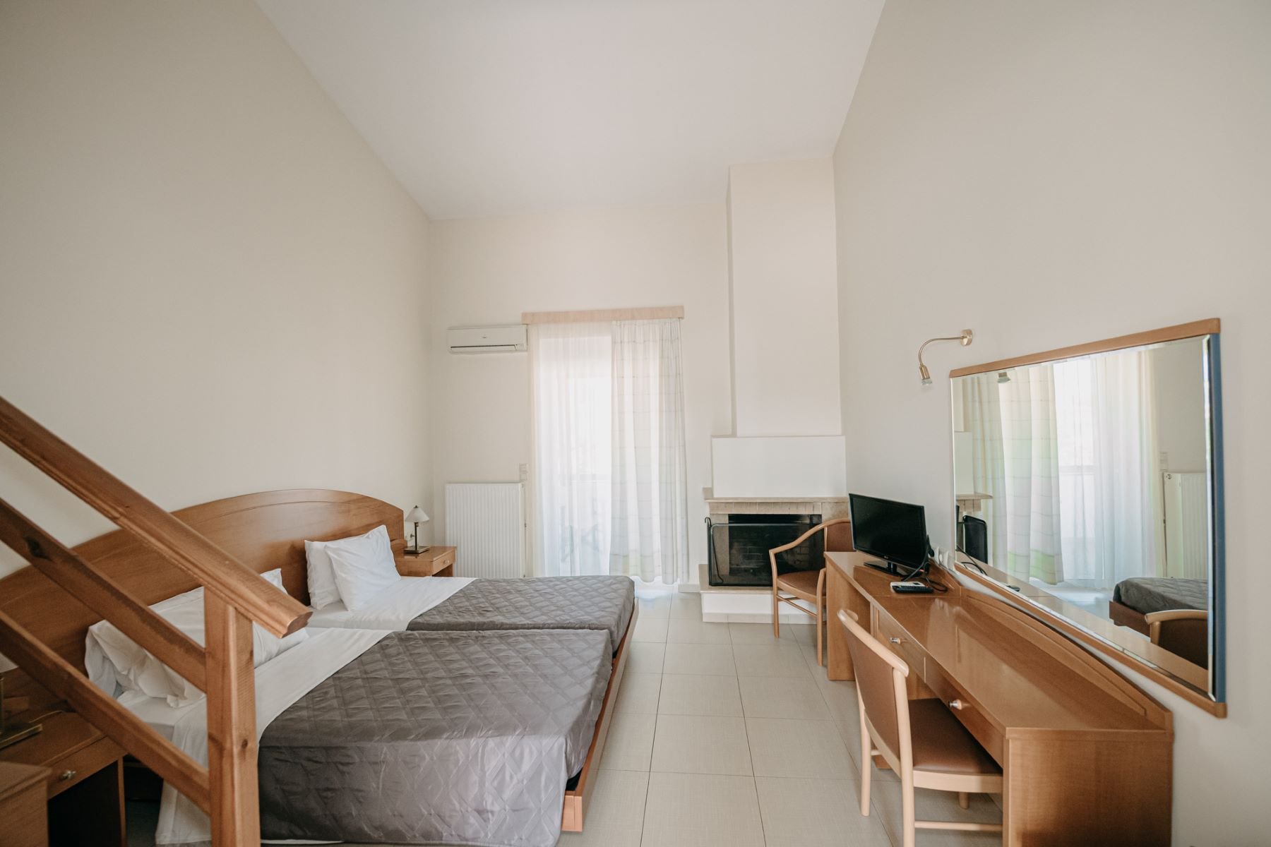 roomImage