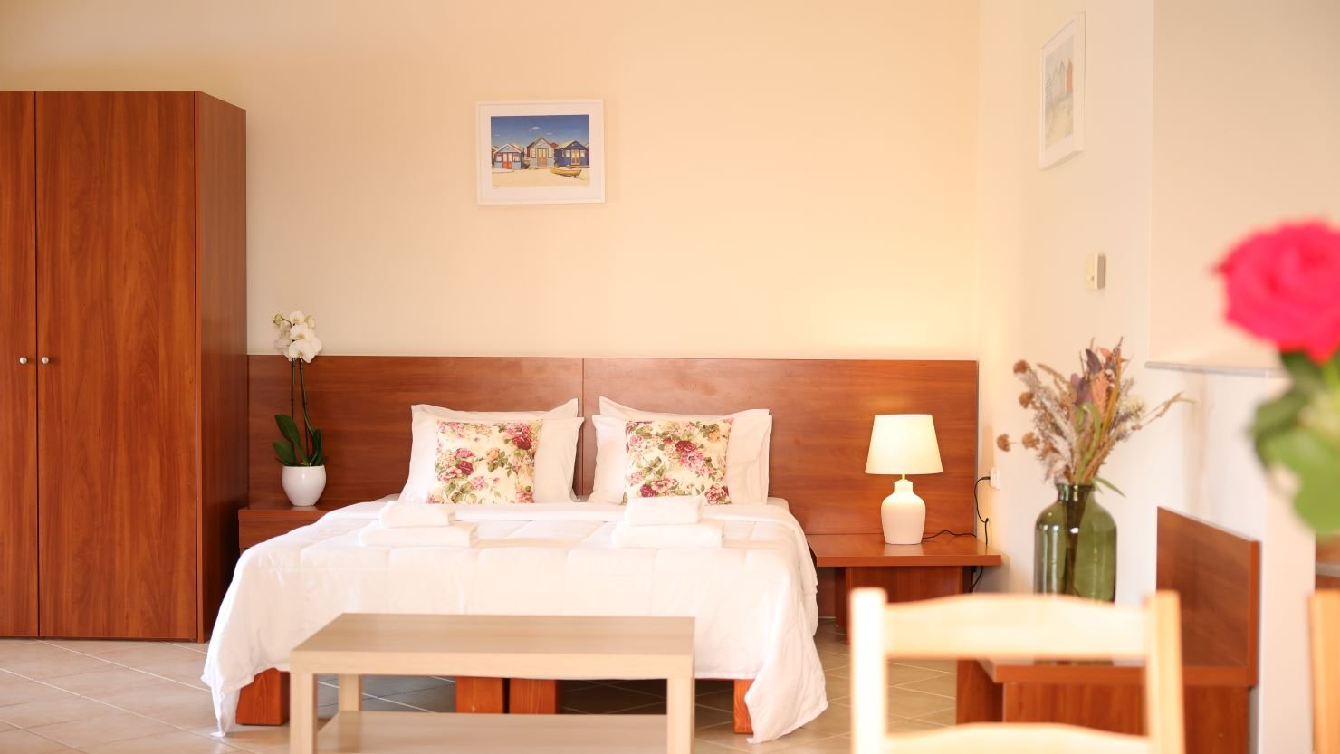 roomImage