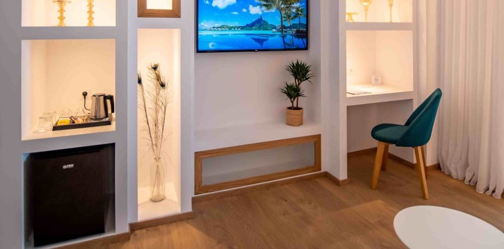 roomImage