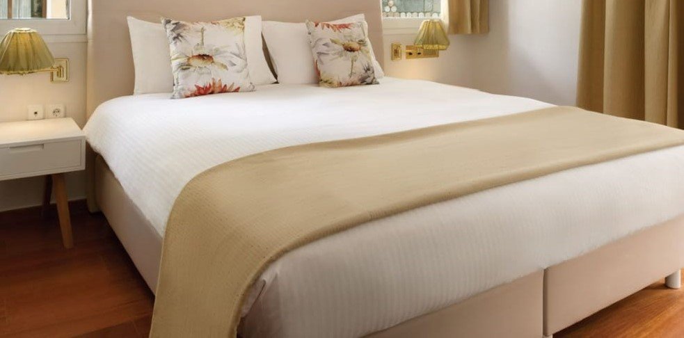 roomImage