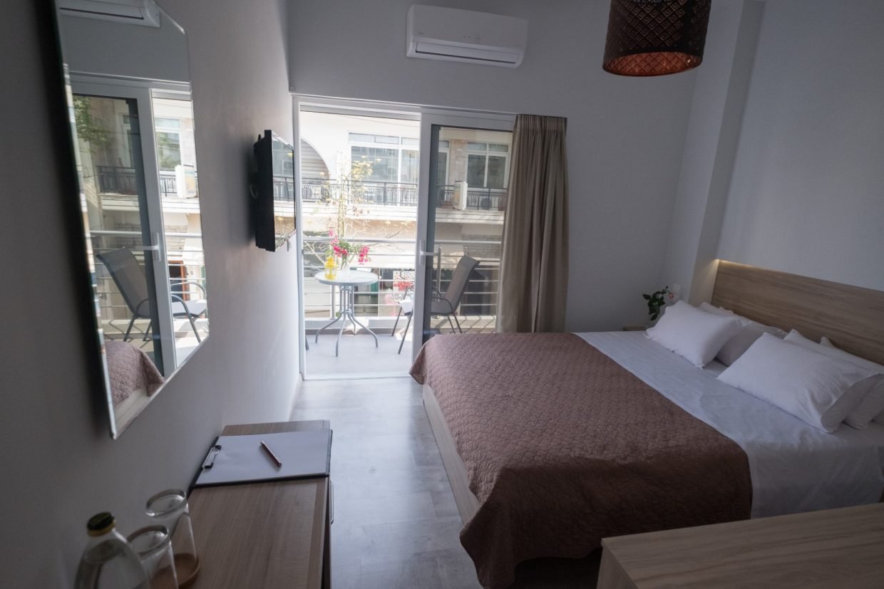roomImage