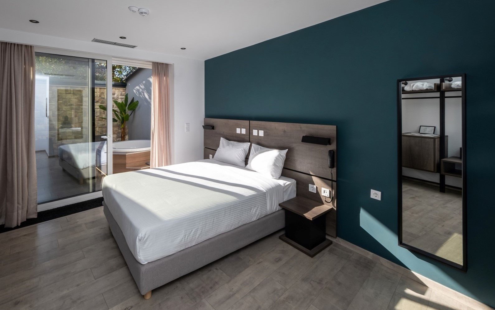 roomImage