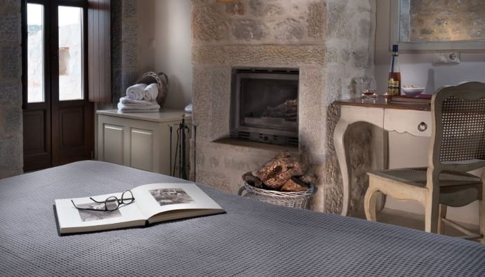 roomImage