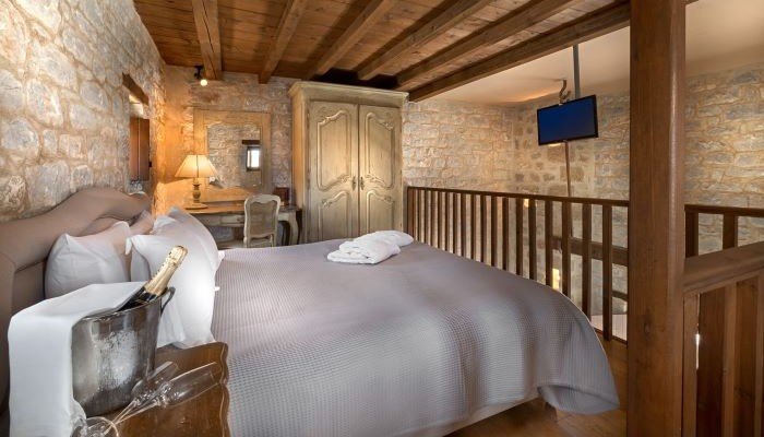 roomImage