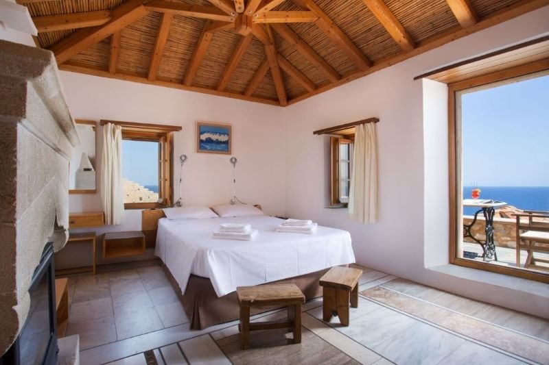 roomImage