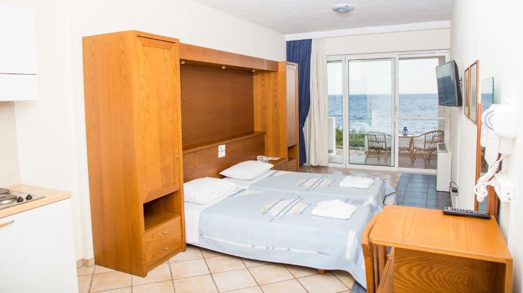 roomImage