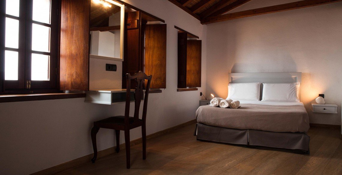 roomImage