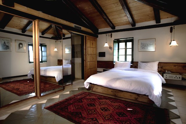 roomImage