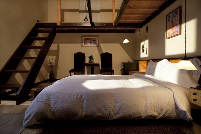 roomImage