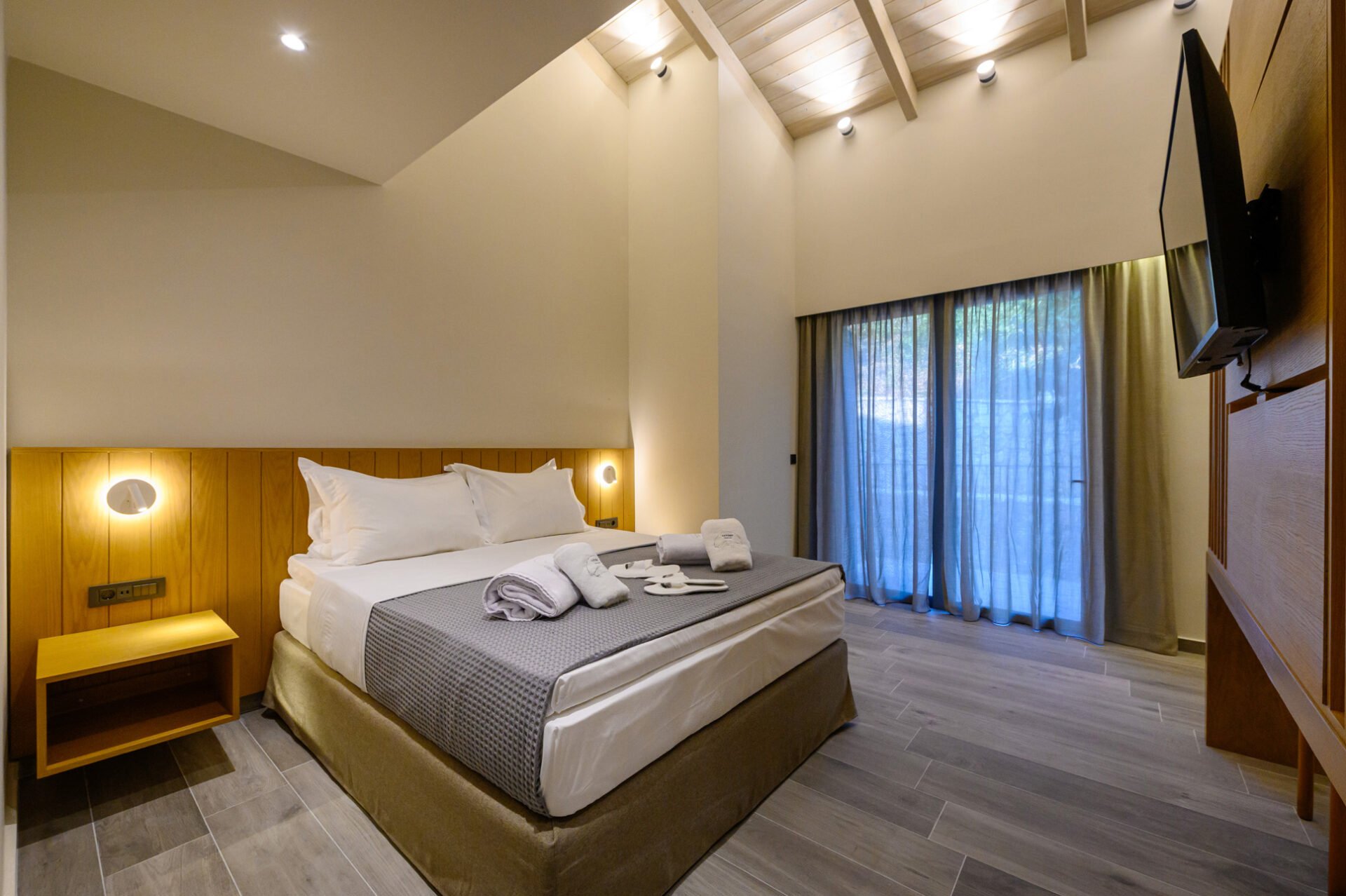 roomImage