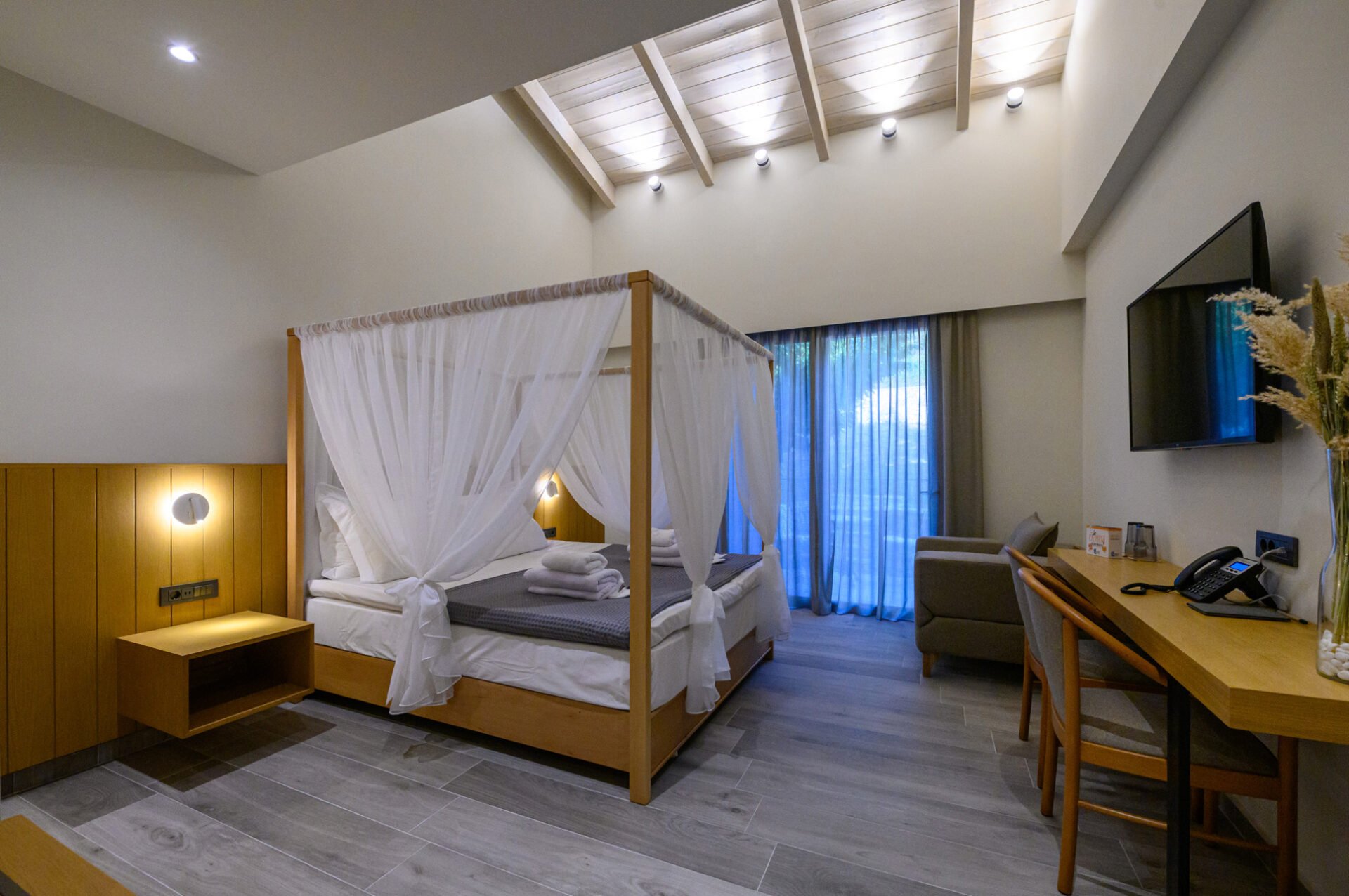 roomImage