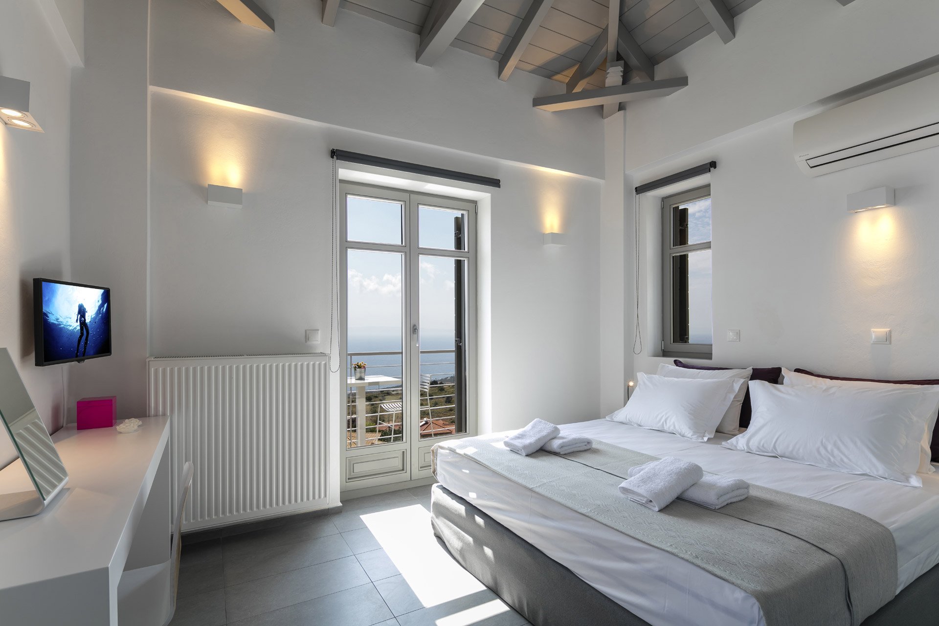 roomImage