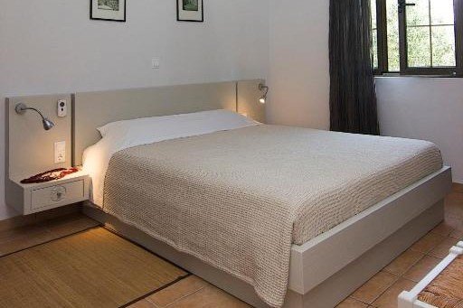 roomImage