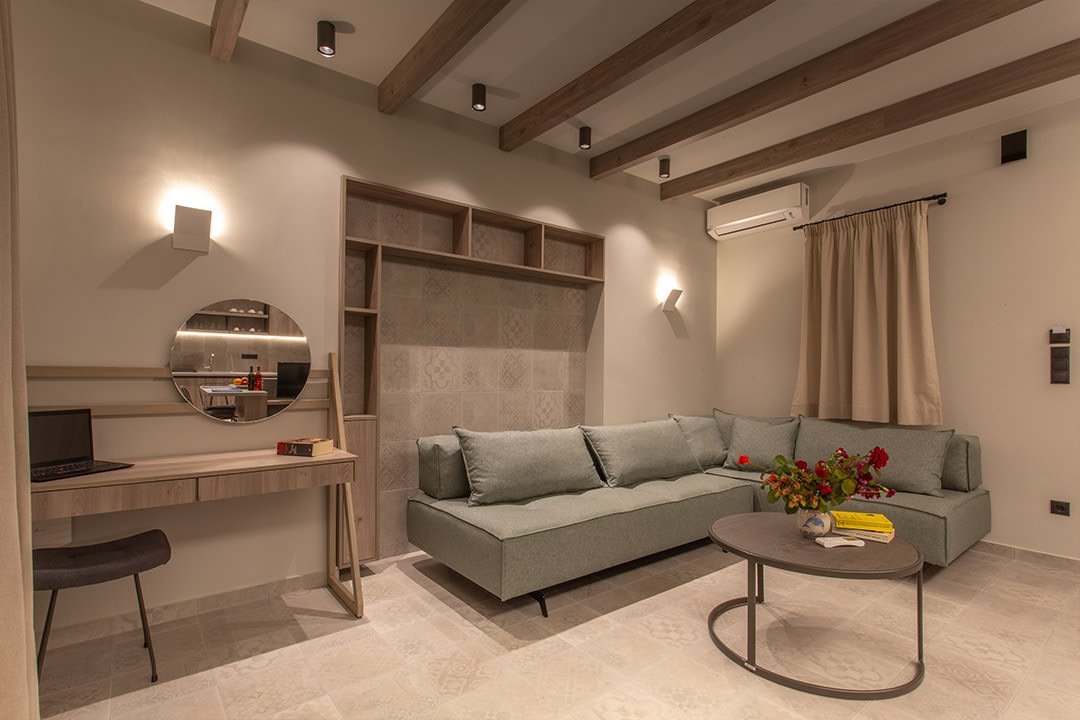 roomImage