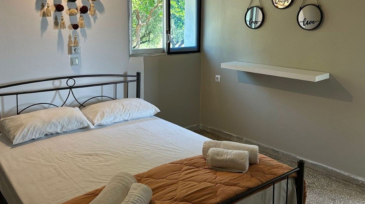 roomImage