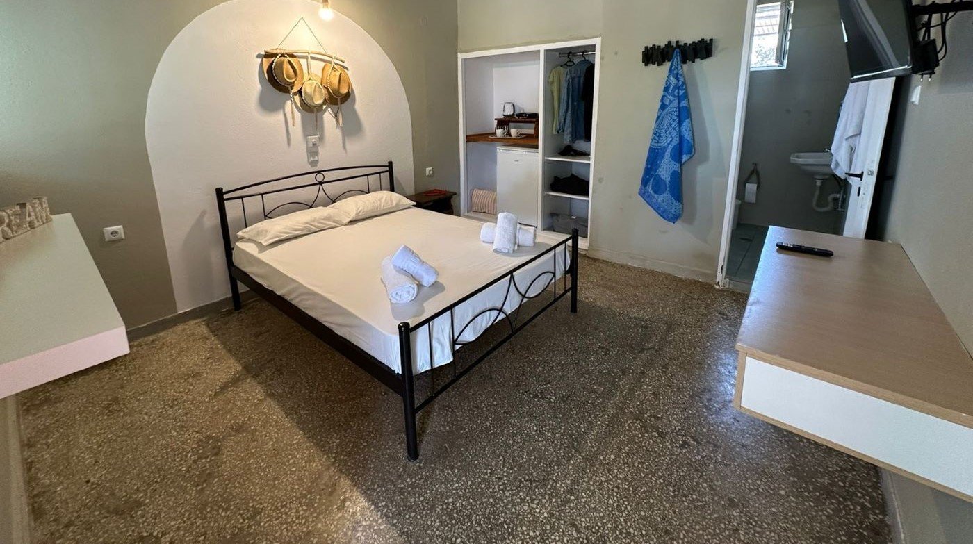 roomImage